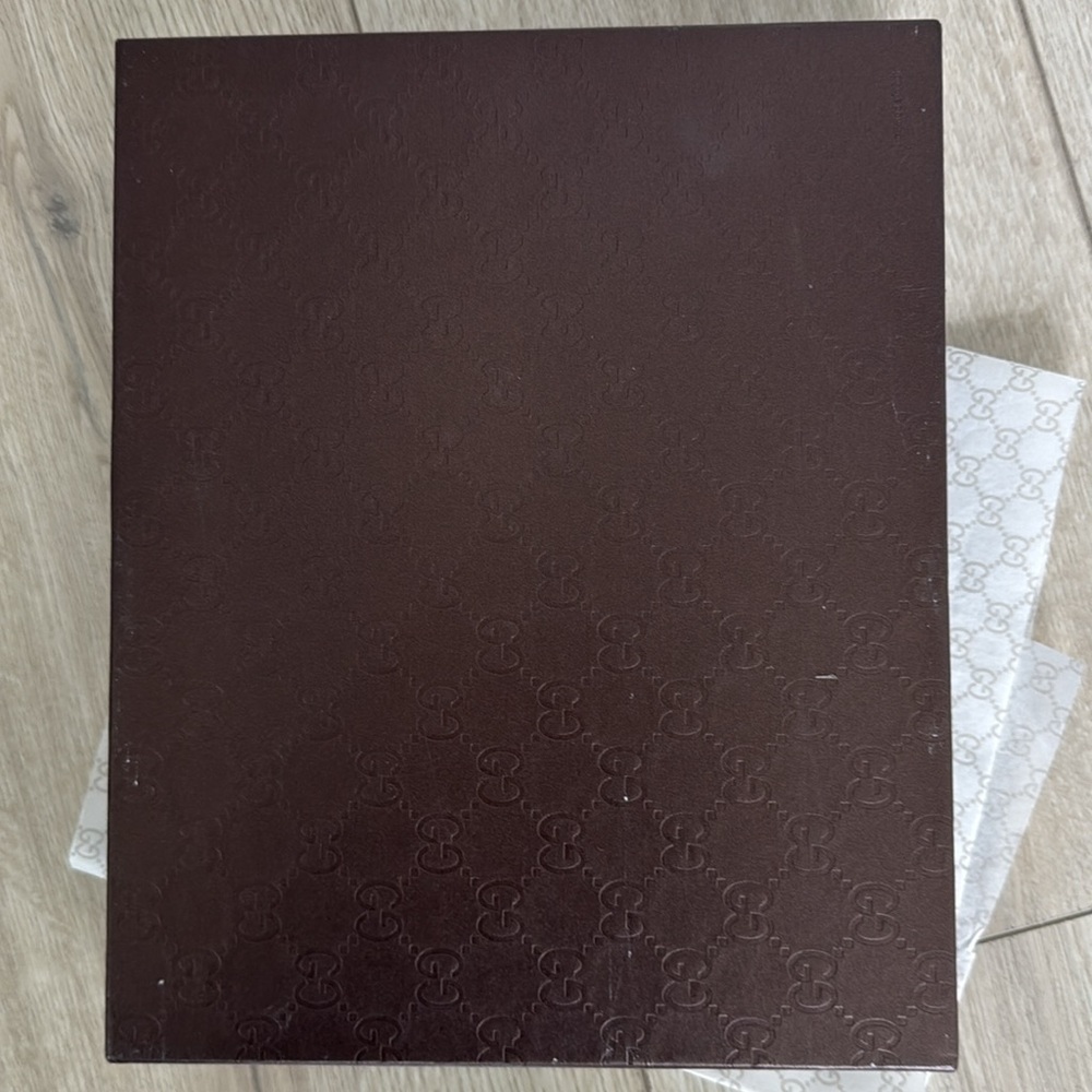 GUCCI DARK BROWN EMBOSSED GIFT BOX - Picture 6 of 8